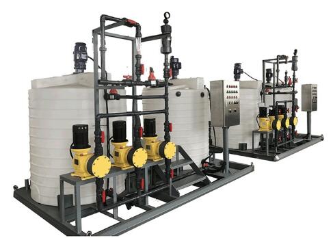 小剂量加药装置